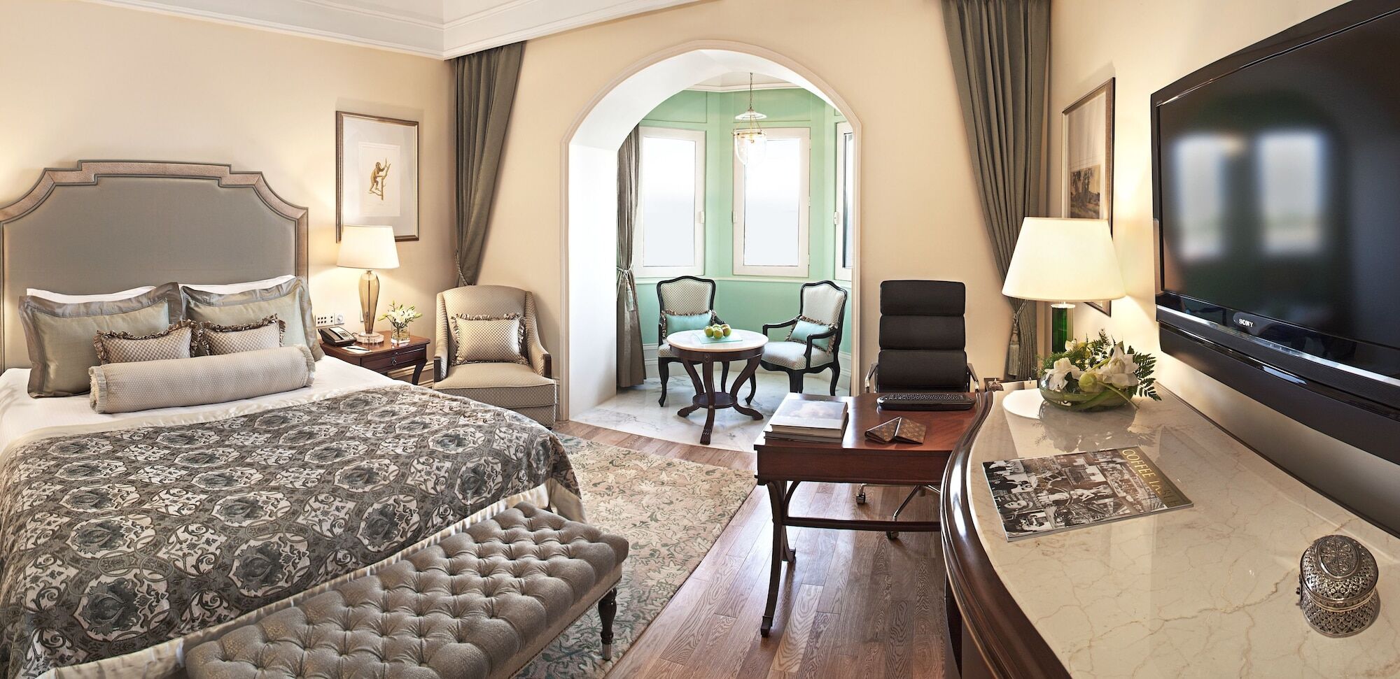 The Taj Mahal Tower, Mumbai Hotel Bagian luar foto A room at the Mandarin Oriental, Jerusalem